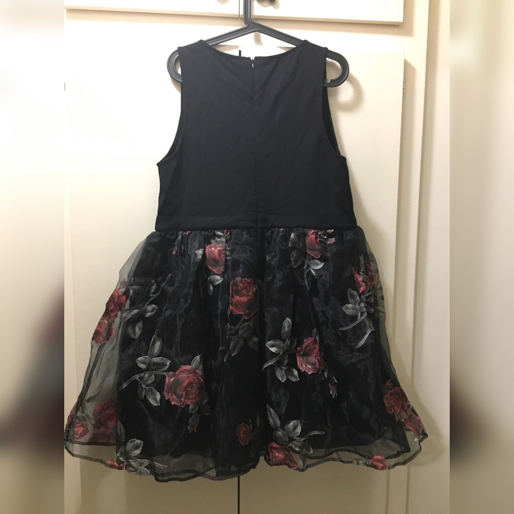 Black red roses frock